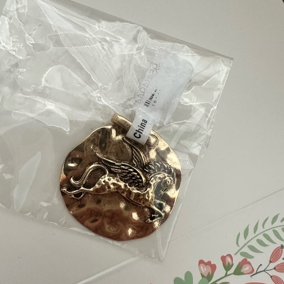 NWT Free People Gold Pegasus Pendant Bag Charm - Picture 5 of 6